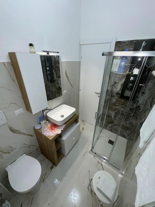Romafatata: Intero Appartamento Buitenkant foto